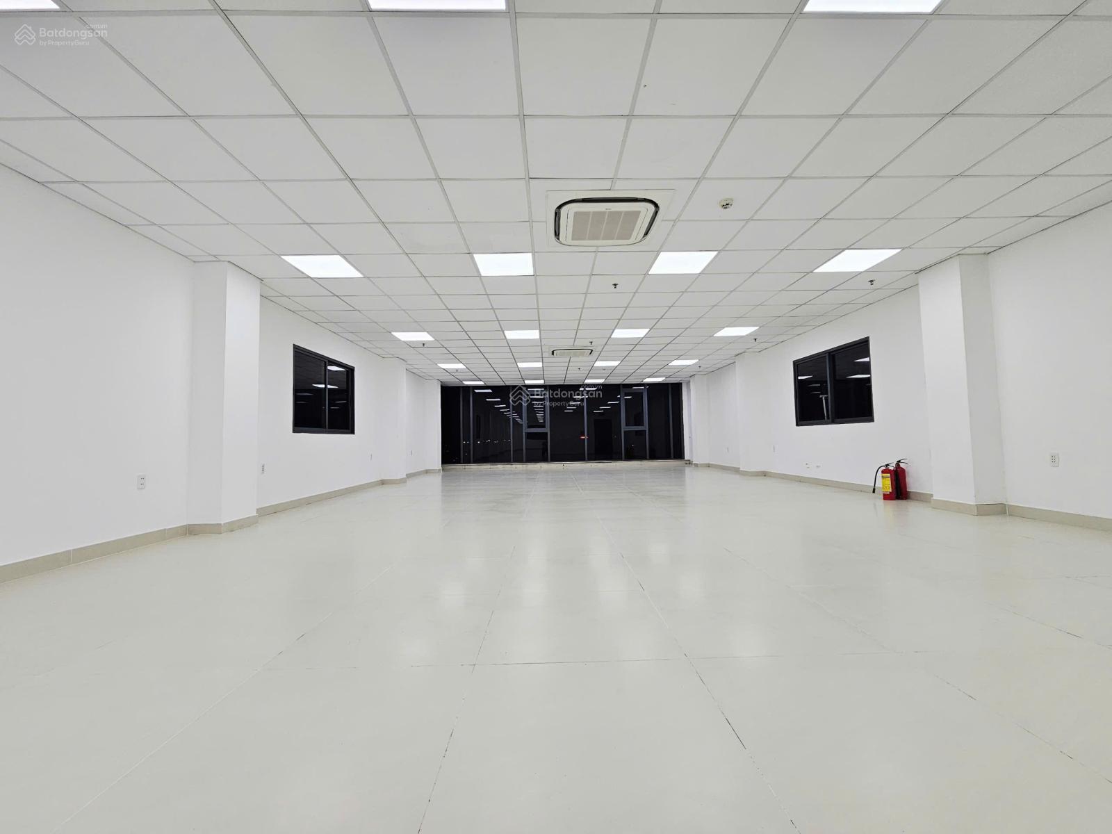 VĂN PHÒNG RẺ ĐẸP VÕ VĂN TẦN, QUẬN 3, GIÁ CỰC HOT 40TR/ 150M2 GẦN HỒ CON RÙA