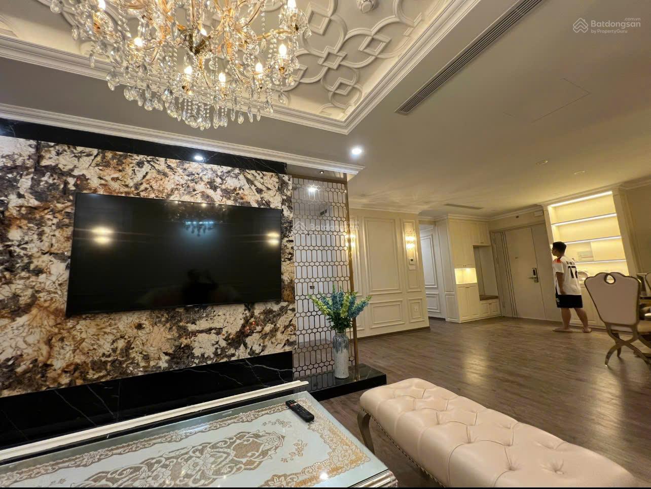 Bán gấp căn hộ 15-17 Ngọc Khánh diện tích 125m thiết kế 3 phòng ngủ ban công Đông Nam giá tốt