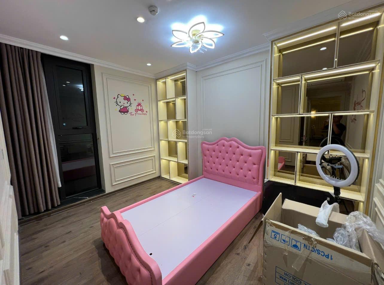 Bán gấp căn hộ 15-17 Ngọc Khánh diện tích 125m thiết kế 3 phòng ngủ ban công Đông Nam giá tốt