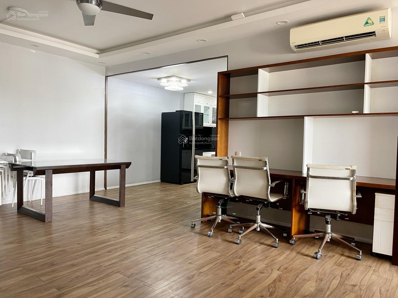 Cần cho thuê gấp căn hộ chung cư Hùng Vương plaza 3PN 3WC đầy đủ nội thất giá 20 triệu