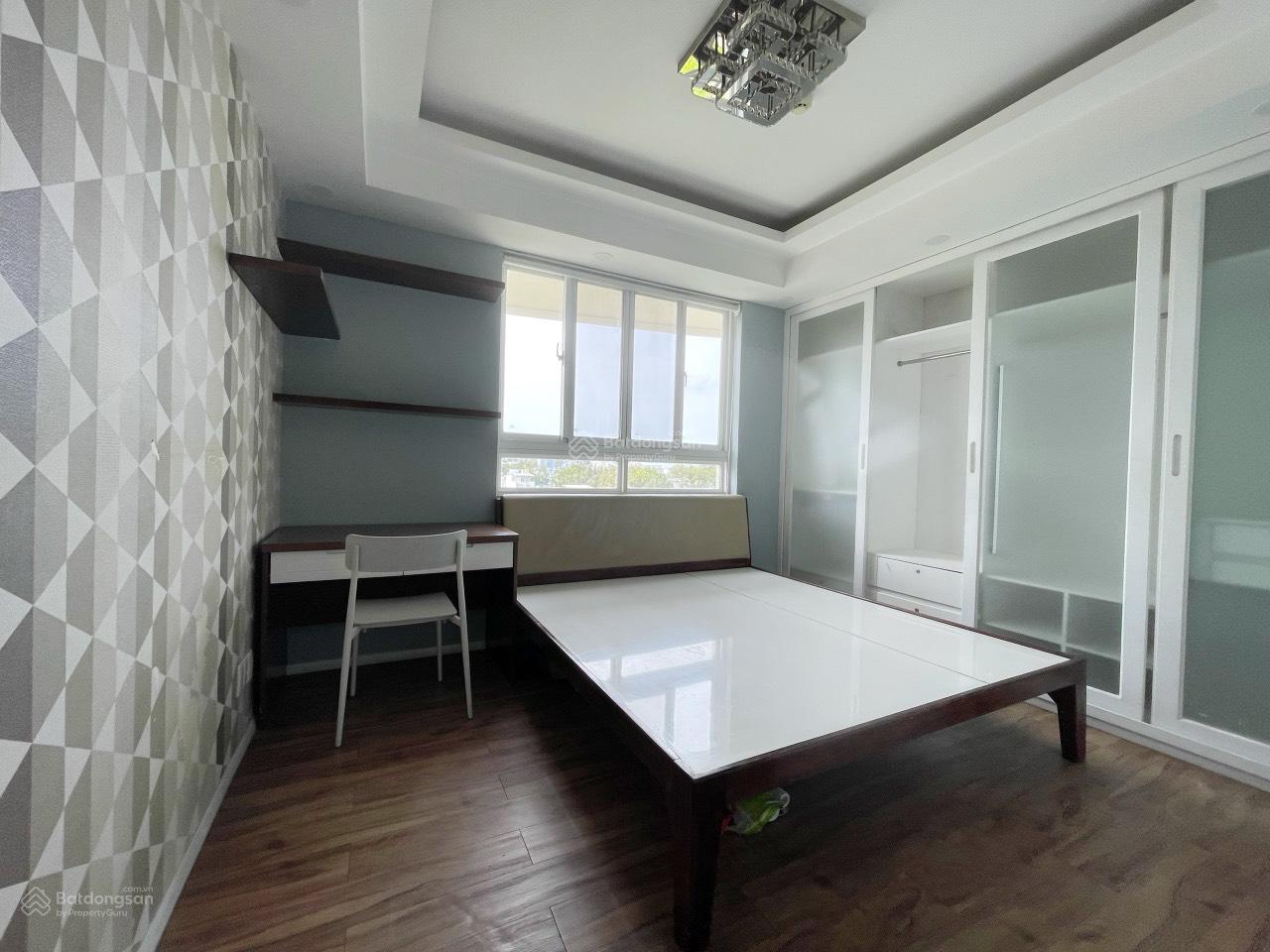 Cần cho thuê gấp căn hộ chung cư Hùng Vương plaza 3PN 3WC đầy đủ nội thất giá 20 triệu