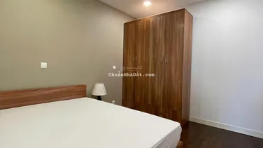 Cho thuê CHCC Tòa nhà Nguyễn Chí Thanh 3N2WC dt 132m2 đầy đủ nội thất cao cấp giá 20tr/th
