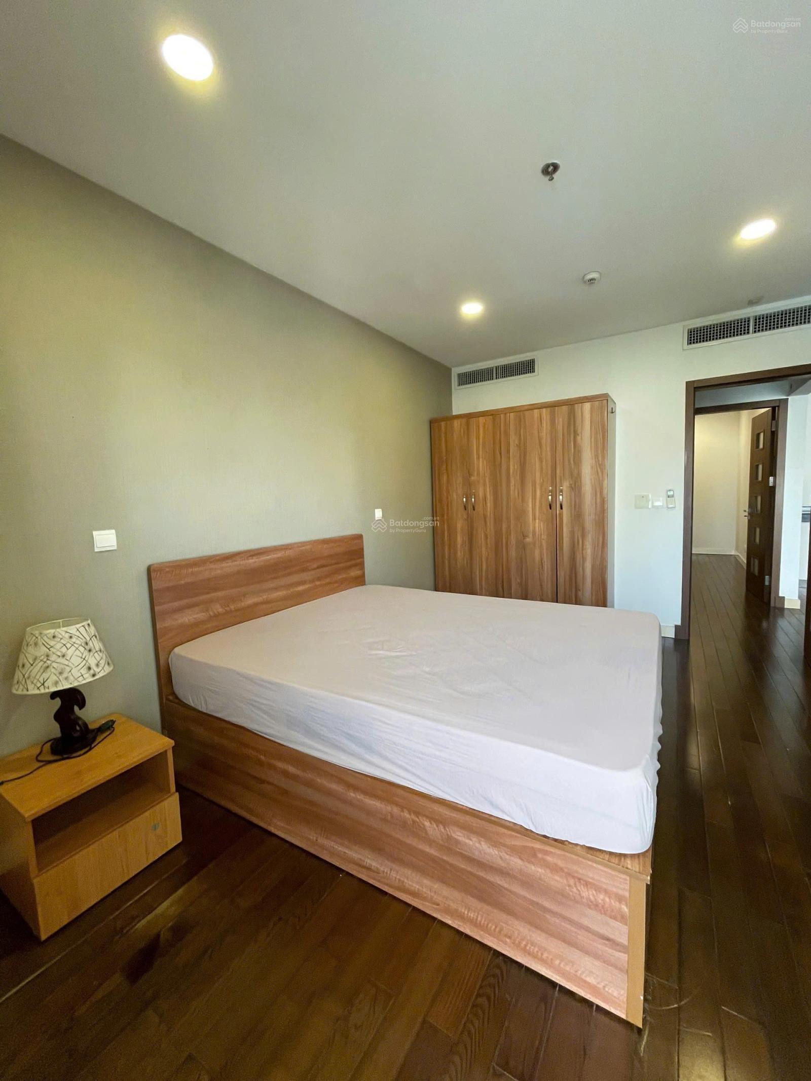 Cho thuê CHCC Tòa nhà Nguyễn Chí Thanh 3N2WC dt 132m2 đầy đủ nội thất cao cấp giá 20tr/th