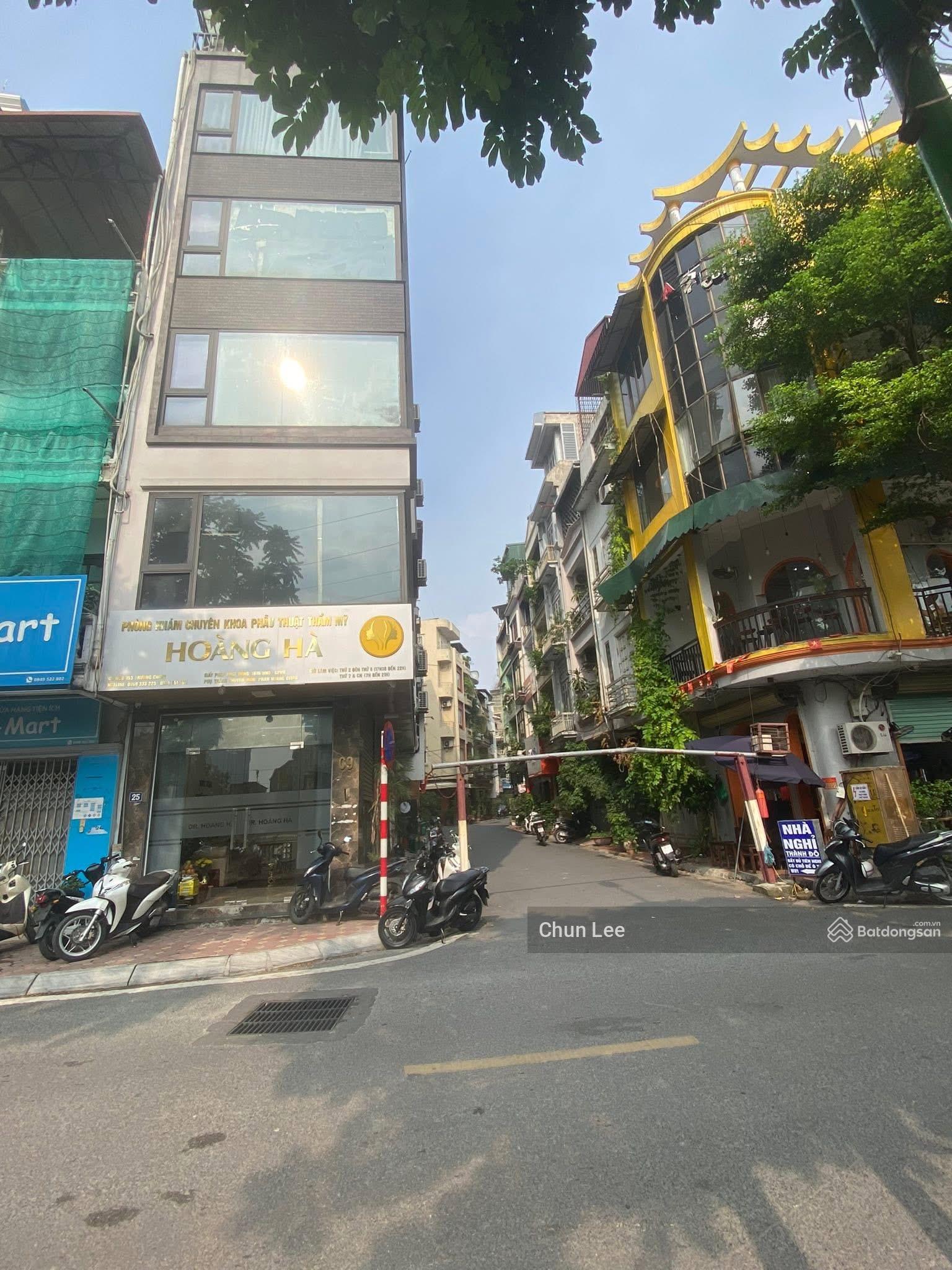 Cho thuê nhà mặt phố Chiến Thắng 100m x 2 tầng, mt8m, 62 triệu riêng biệt ưu tiên mô hình sạch