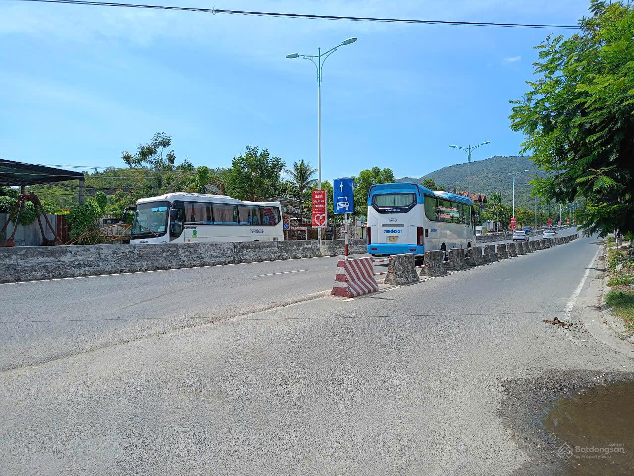 Đất 2 mặt tiền đường Nguyễn Tất Thành, xã Phước Đồng, Nha Trang. DT 219m2. Giá 3 tỷ Đất 2 mặt tiền đường Nguyễn Tất Thành, xã Phước Đồng, Nha Trang. DT 219m2. Giá 3 tỷ