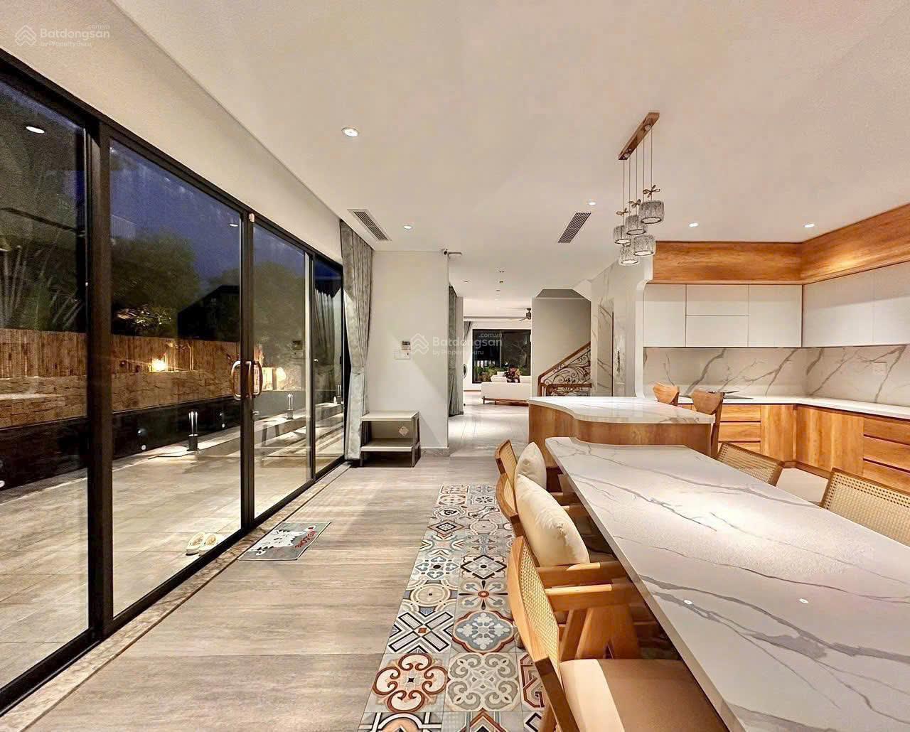 Bán biệt thự siêu đẹp khu Nam Việt Á - sát bờ sông Hàn 35 tỷ 4PN, có hồ bơi nội thất cao cấp