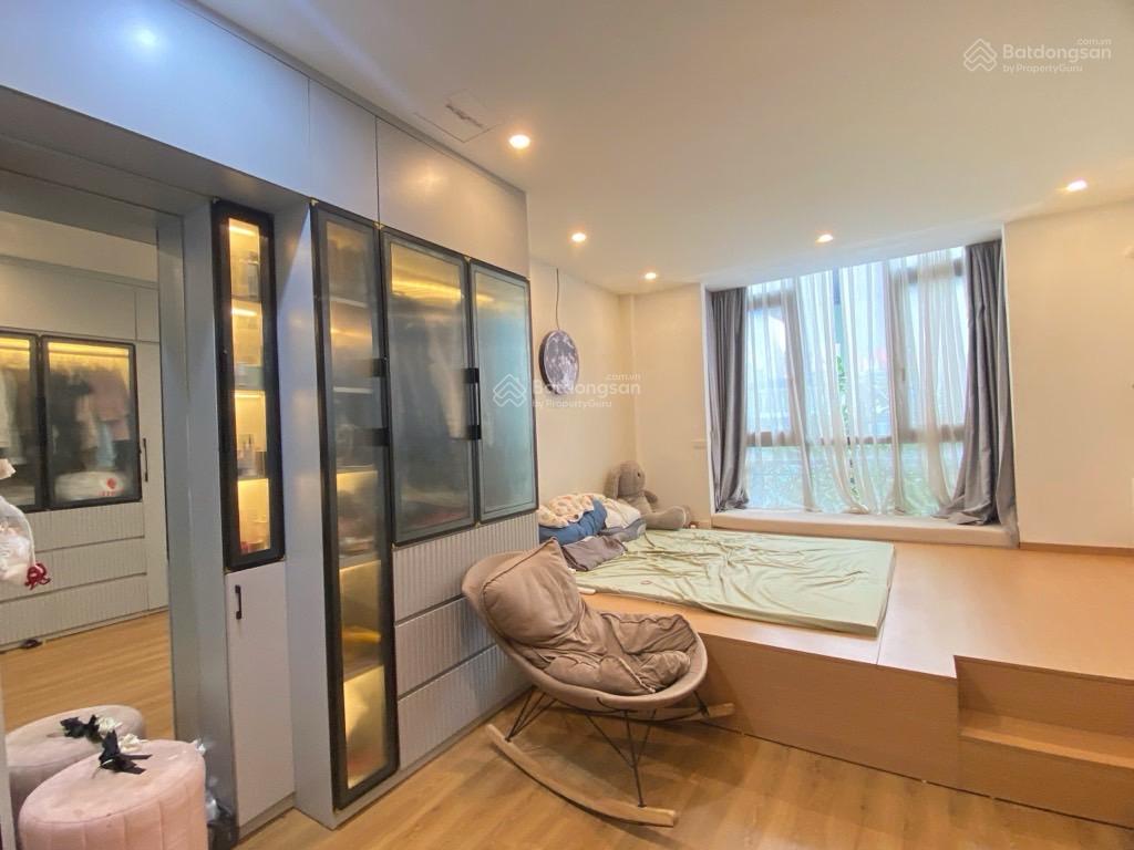 Bán nhà Hoa Lâm, Việt Hưng: 30m2, 6 tầng, 6.6 tỷ, ô tô, full nội thất, nhà mới ở ngay, 0944 311 ***