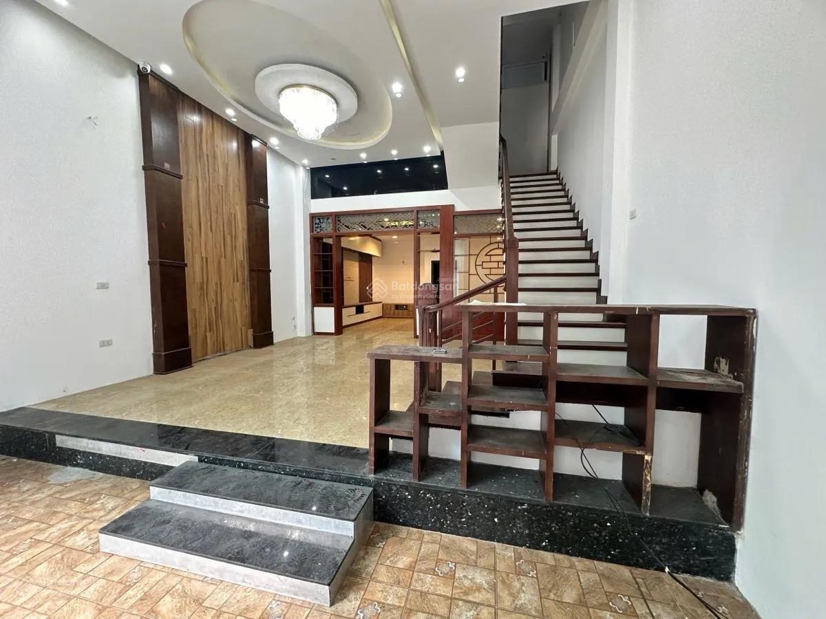 Bán NR 108m2 x 5 tâng, mt 6m tại Bồ Đề, Long biên HN, ô tô vào nhà ,giá siêu hời chỉ với 22 tỷ VND