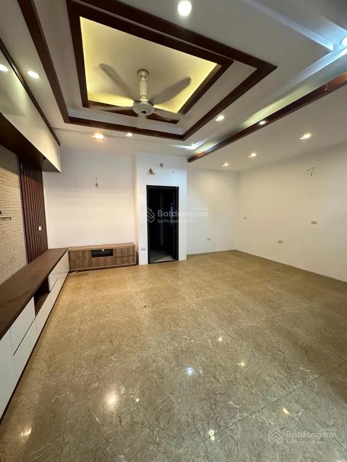 Bán NR 108m2 x 5 tâng, mt 6m tại Bồ Đề, Long biên HN, ô tô vào nhà ,giá siêu hời chỉ với 22 tỷ VND