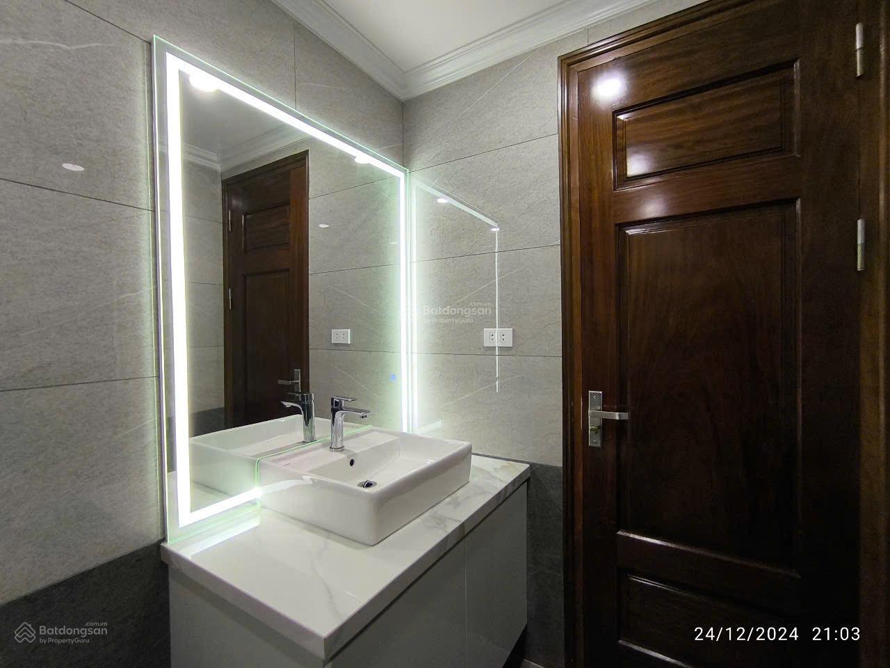 Bán nhà căn góc 2 mặt thoáng ngay bể bơi La Khê ngõ nông rộng ô tô vào full nội thất 50m2 giá tốt
