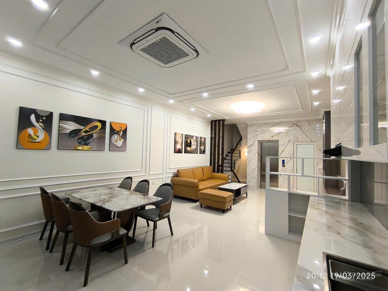 Bán nhà căn góc 2 mặt thoáng ngay bể bơi La Khê ngõ nông rộng ô tô vào full nội thất 50m2 giá tốt