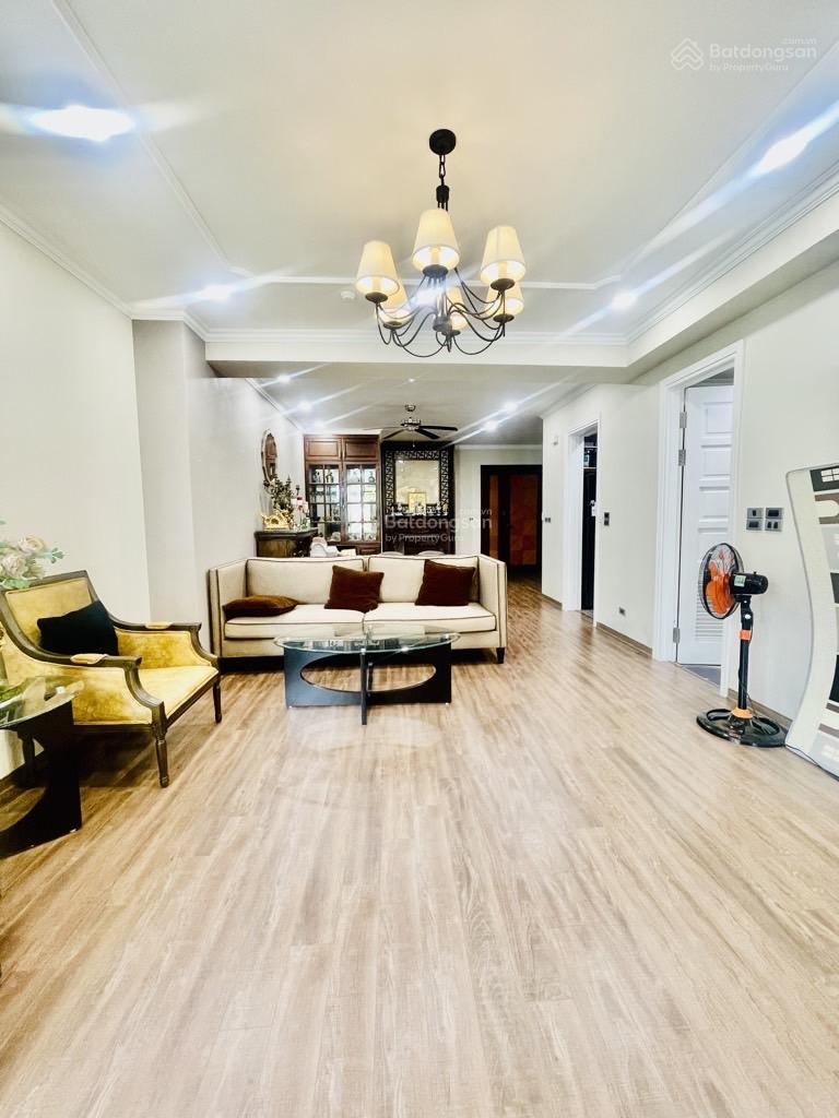 Bán căn hộ cao cấp Ciputra, toà E4, dt120m, 3 ngủ, full nội thất sang trọng.