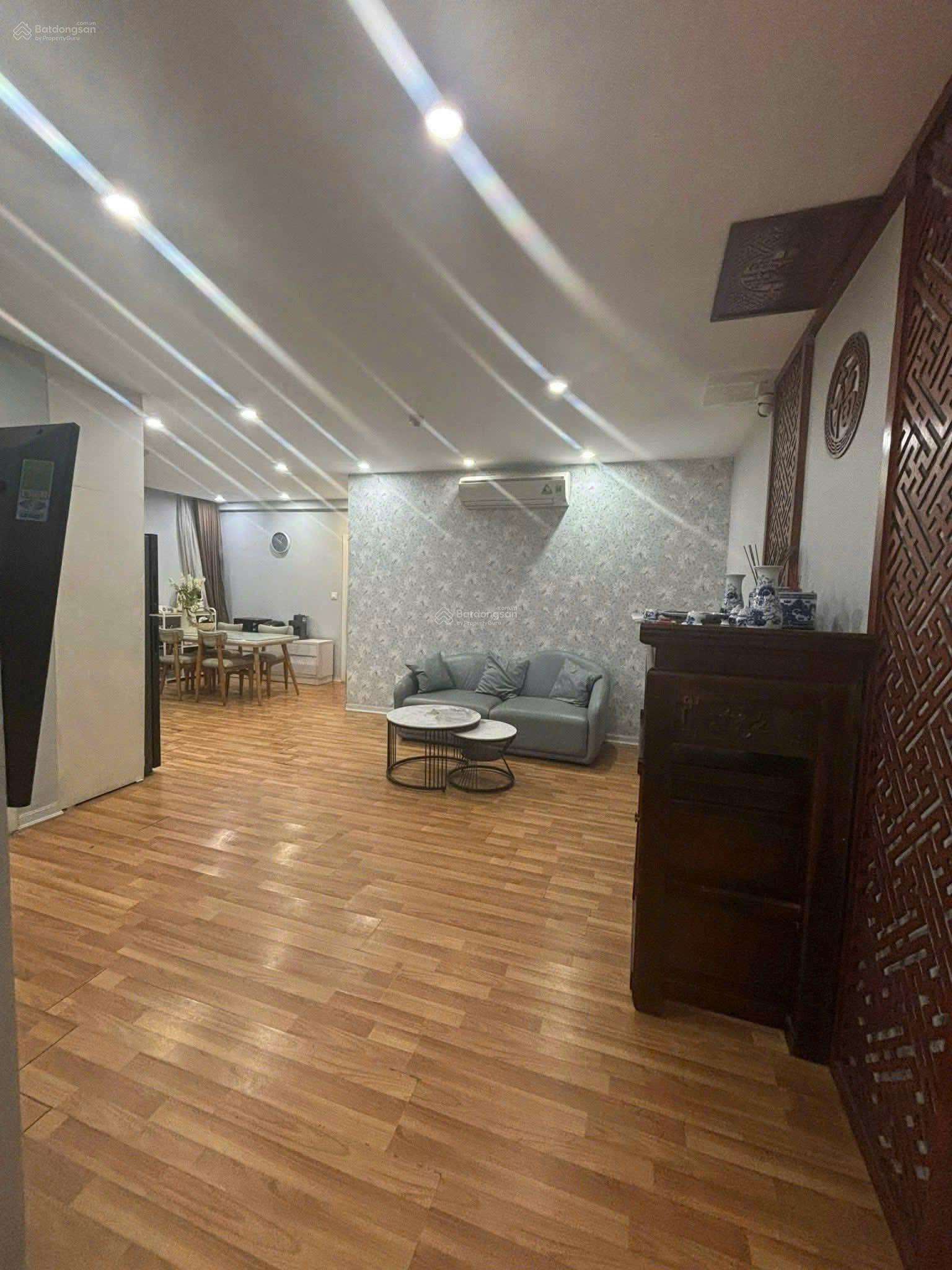 Siêu phầm 3 ngủ tại HTT 89 Phùng Hưng. Diện tích 96m2 giá chỉ 4.8 tỷ. Sổ đỏ chính chủ full NT