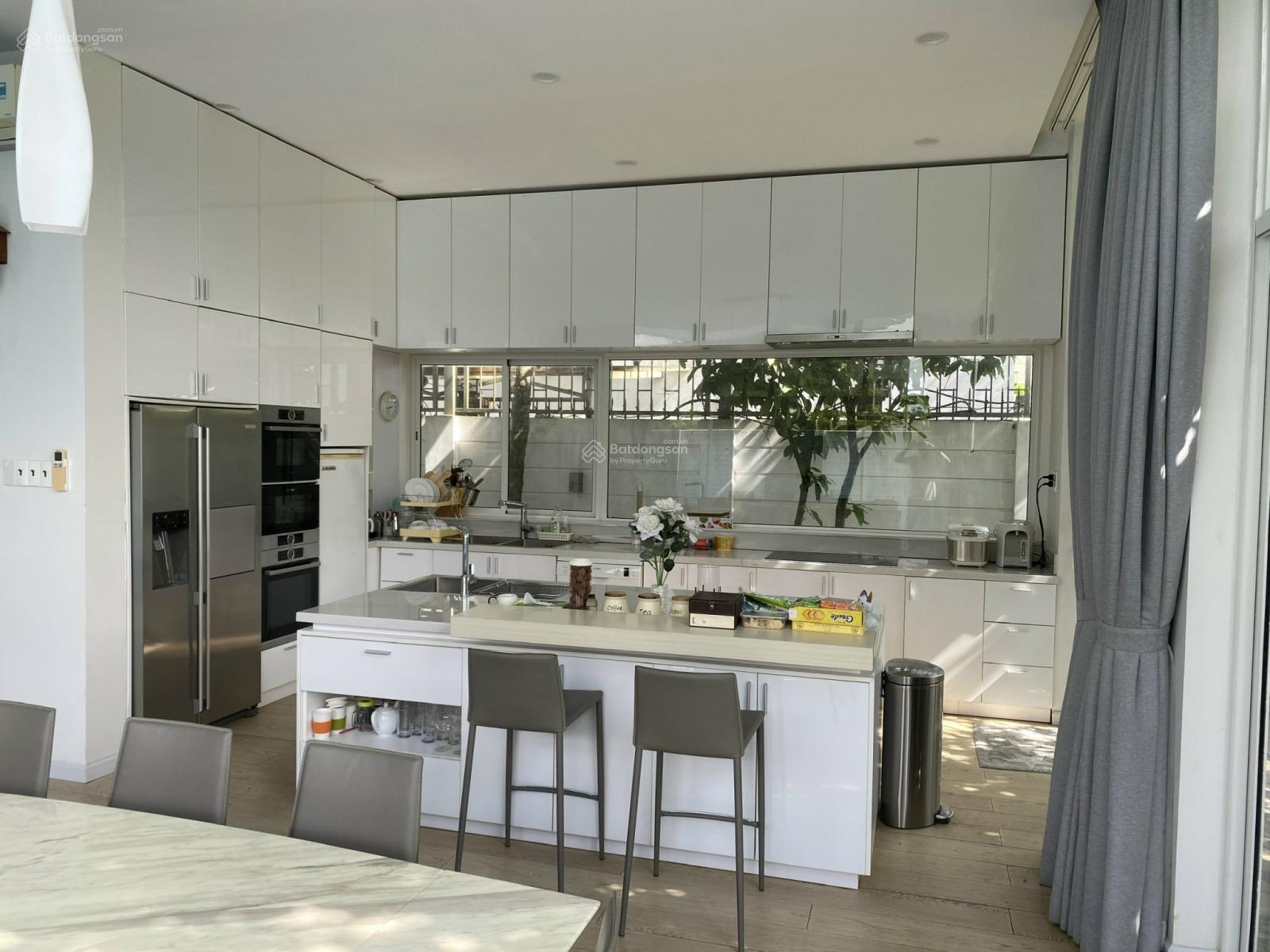 Cho thuê biệt thự KDC Phú Xuân, có hồ bơi, full nội thất, 39 triệu, LH. 0907 727 ***
