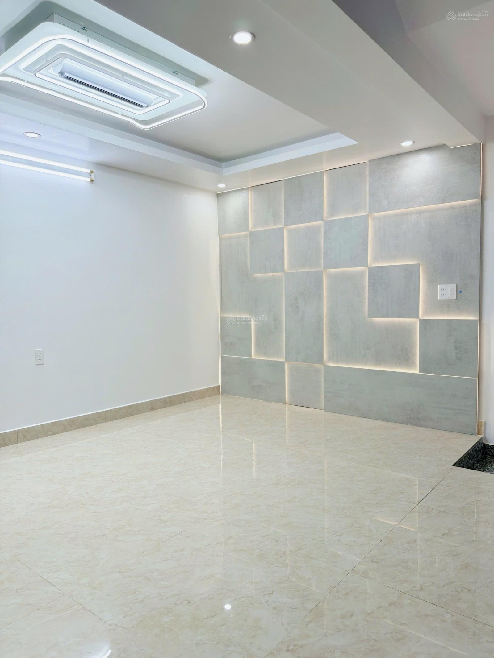 Bán nhà phố Chợ Hàng oto lùi vào nhà