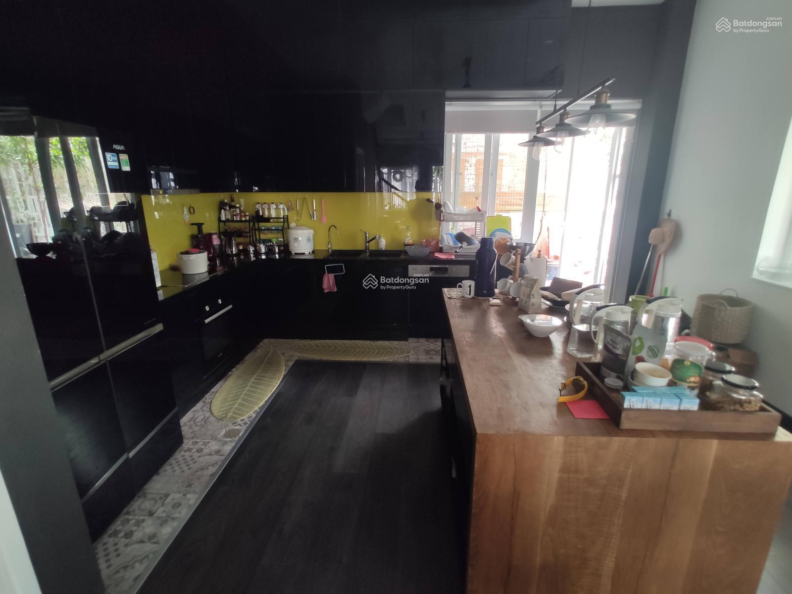 Chính chủ gởi bán căn góc 7x23 sân vườn bên hông rộng 2m, giá tốt 16 tỷ