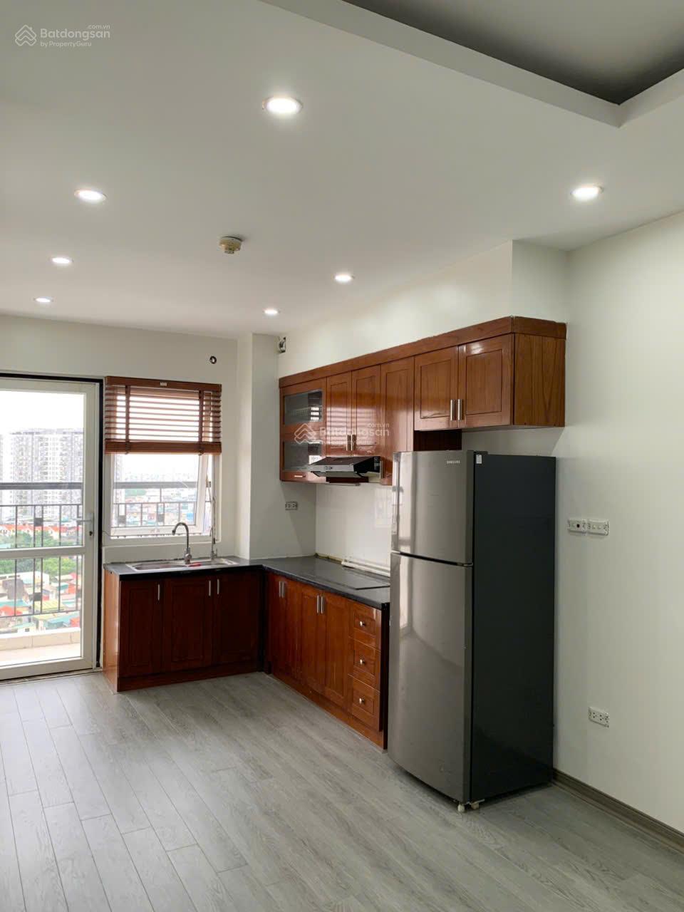 Gia đình cần bán gấp căn 2 p ngủ 2WC 70m2 chung cư Đại Kim Building, phố Trần Hoà, giá 4,55 tỷ