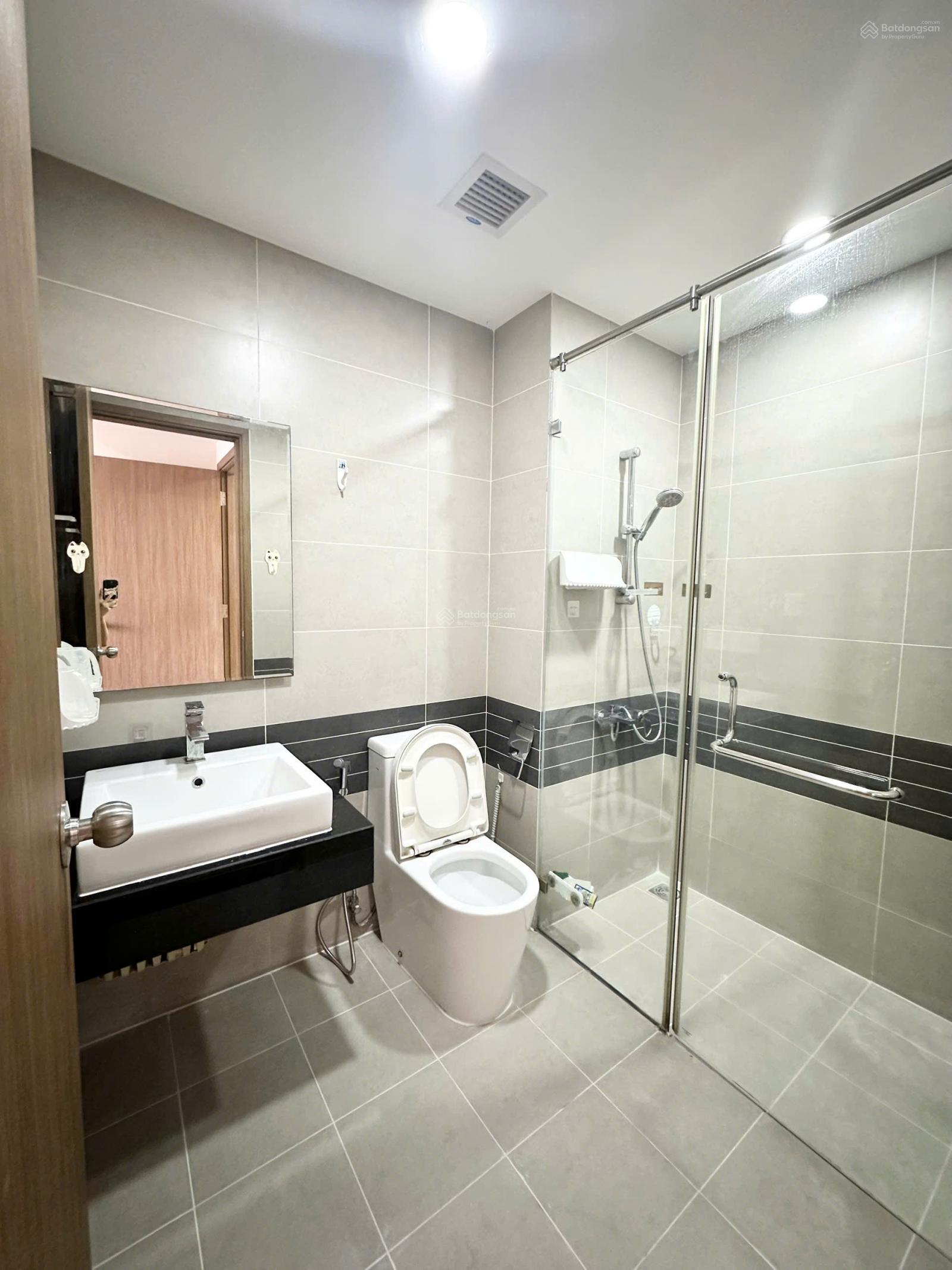 NÓNGGG!!! Cho thuê căn hộ tại Bàu Cát II, 75m2, 2PN, 2WC, giá siêu hời chỉ 8 triệu