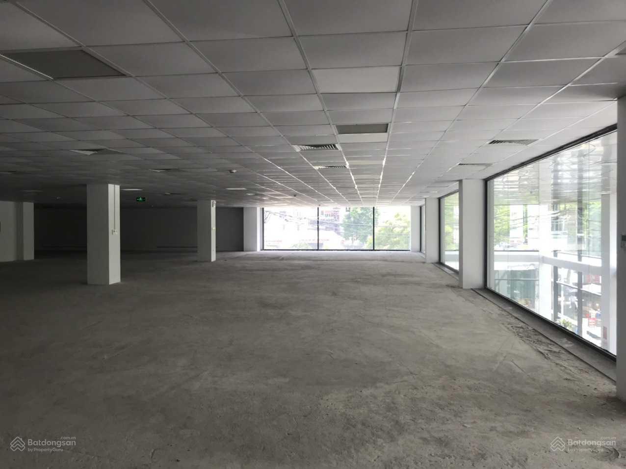 Cho thuê MBKD, văn phòng Phố Tôn Đức Thắng DT 140m2 xây dựng 4 tầng mặt tiền 5,1m giá 160tr/th