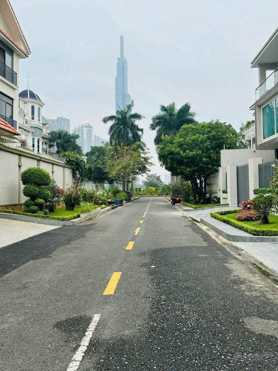 Bán lô đất khu biệt thự sang trọng nhất đường Trần Não, DT. 300m2, ven sông Sài Gòn