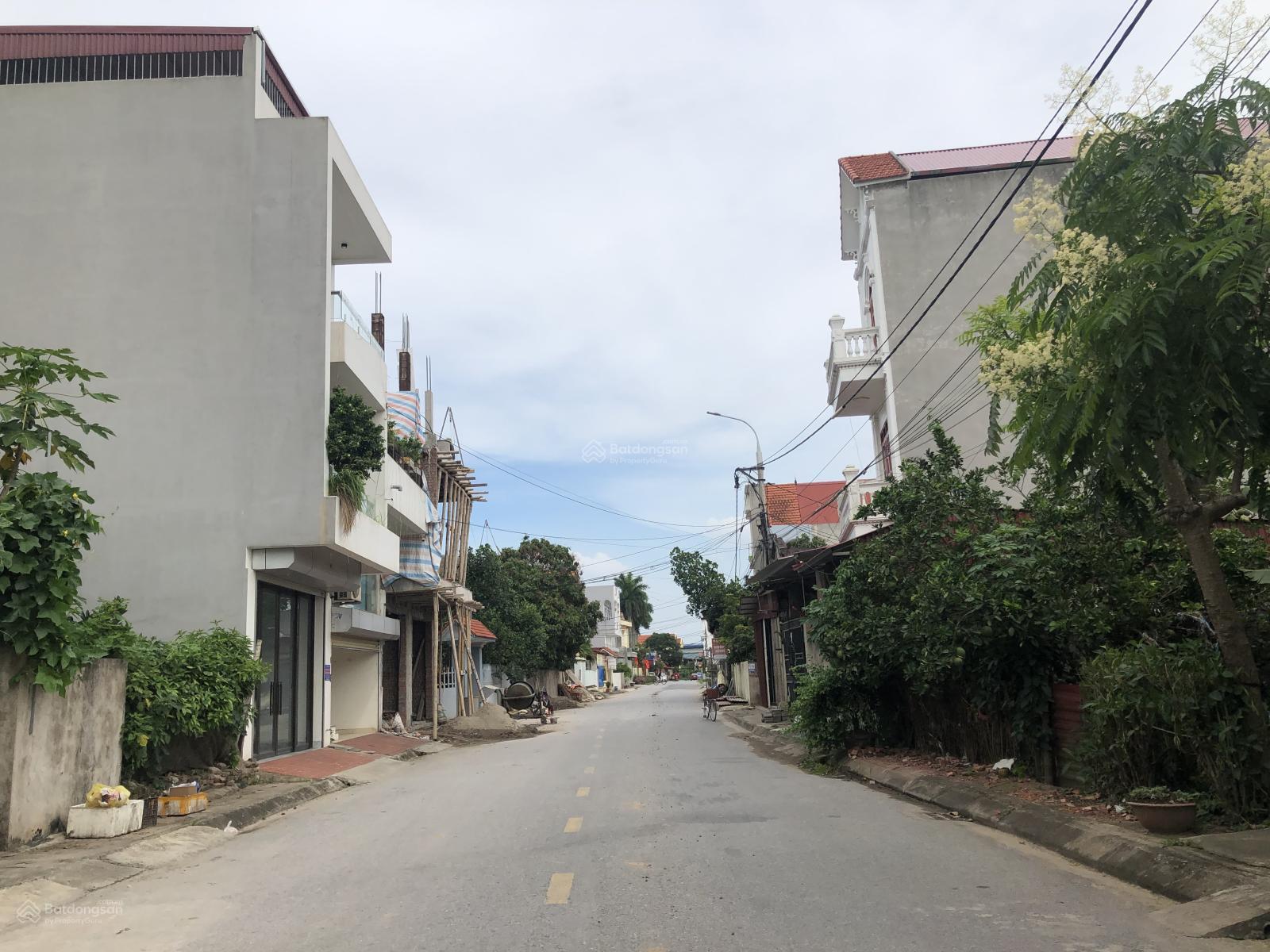 Trục chính Liên Phương, vị trí đẹp kinh doanh, cạnh uỷ ban phường, DT 82m2, giá 4,6 tỷ