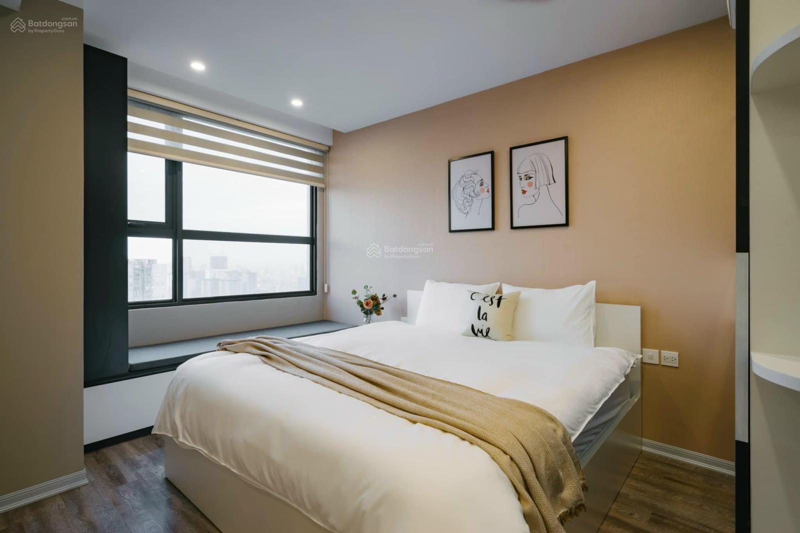Chính chủ bán căn hộ Handiresco 31 Lê văn lương 2pn 2wc full đồ , giá 6,3tỉ. Lh: 0984 677 ***