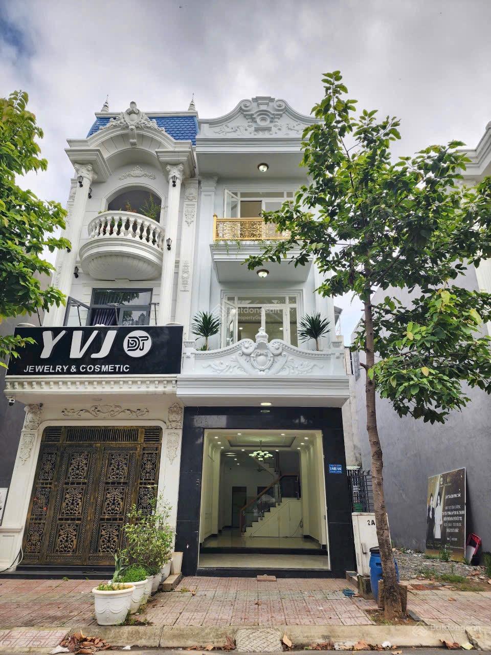 Nhà hoàn công trục chính kinh doanh đa ngành ngay Miếu Ông Cù cực thuận tiện