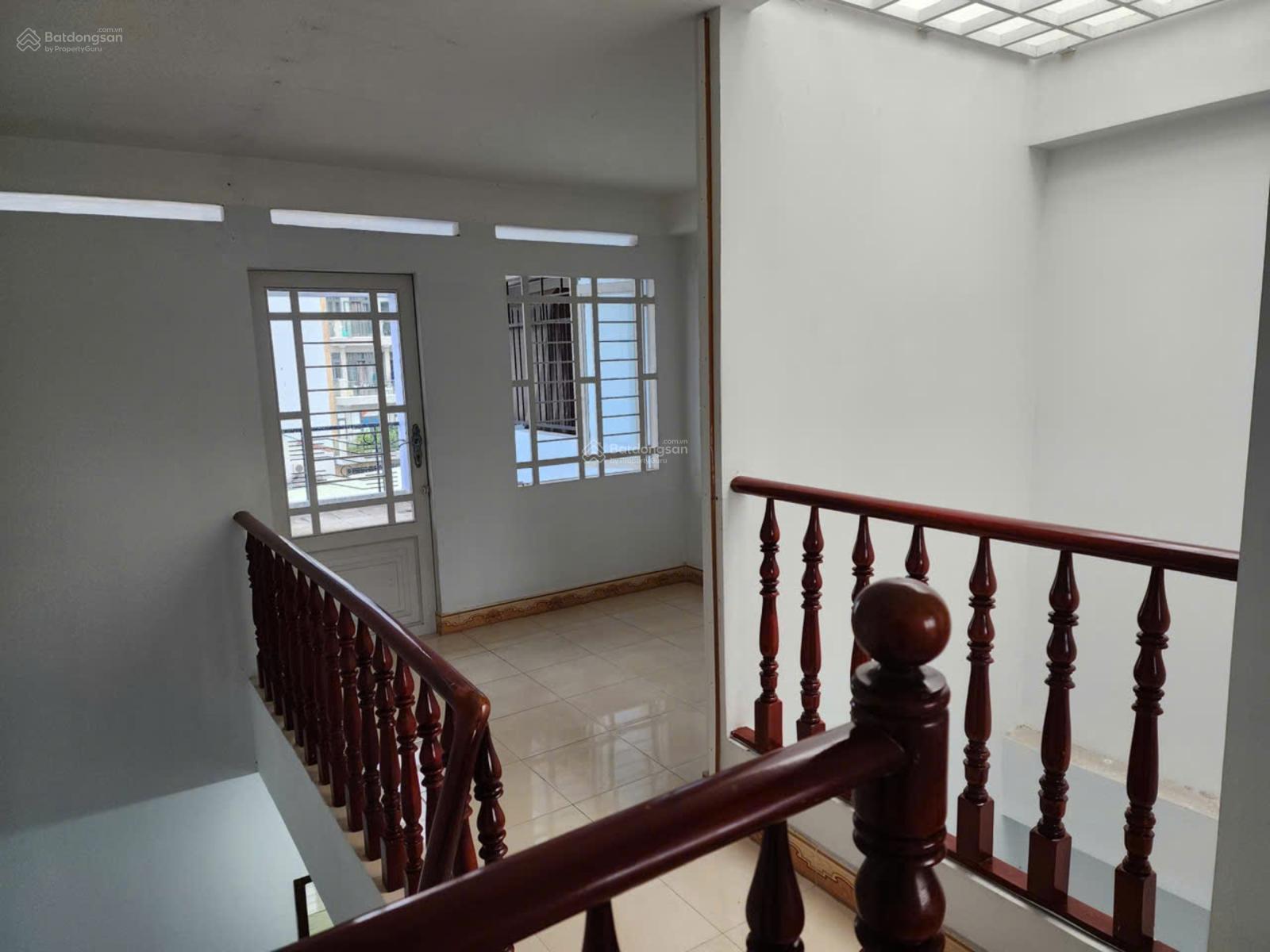 Chính chủ cần bán nhà phố Gò Vấp - nhà mới - đã hòan công. Diện tich sử dụng 166,61 m2 Chính chủ cần bán nhà phố Gò Vấp - nhà mới - đã hòan công. Diện tich sử dụng 166,61 m2