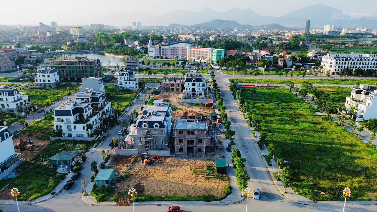 Bán lô đất biệt thự song lập 200m2 - Hướng Đông tại Bắc Đầm Vạc