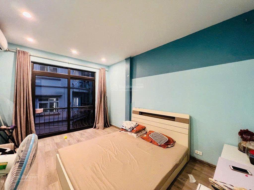 Cho thuê nhà 40m2 * 4 tầng, ngõ 51 Lãng Yên, Phường Vĩnh Tuy, Quận Hai Bà Trưng, giá 15 triệu