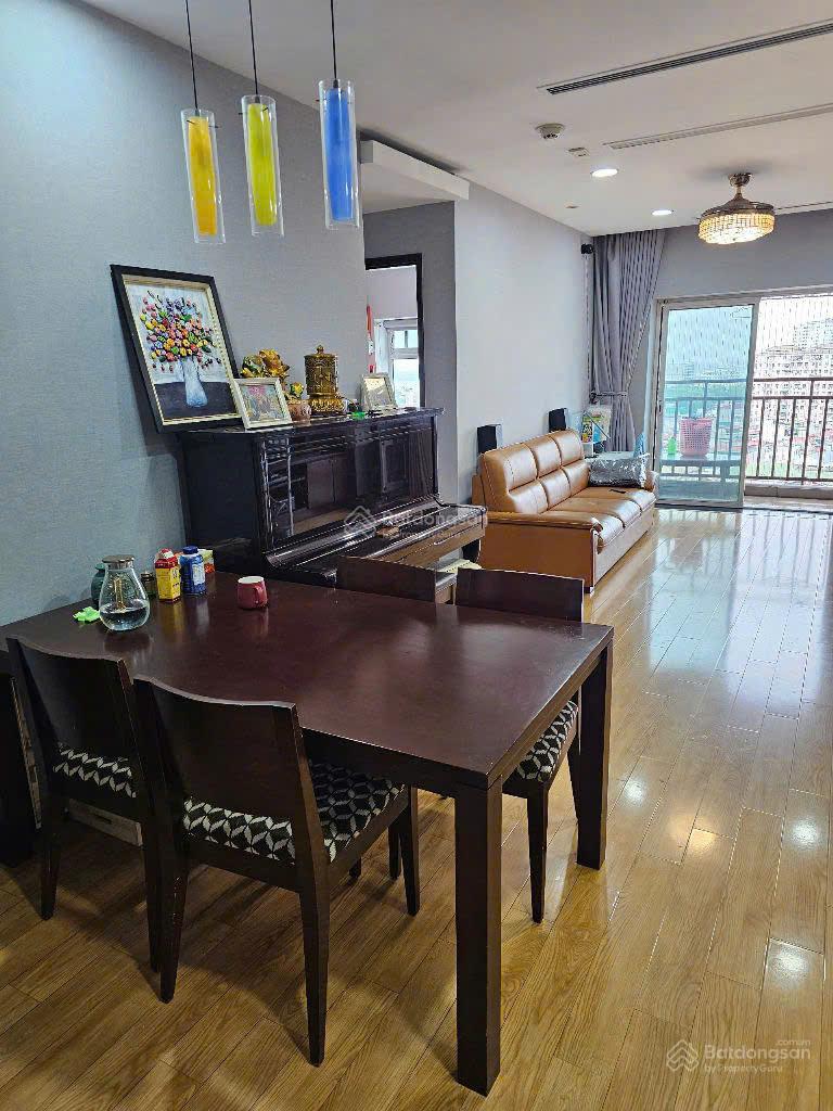 Cho thuê căn hộ full đồ, 3 ngủ, 105m2, căn góc giá 20tr tại Hòa Bình Green Apartment