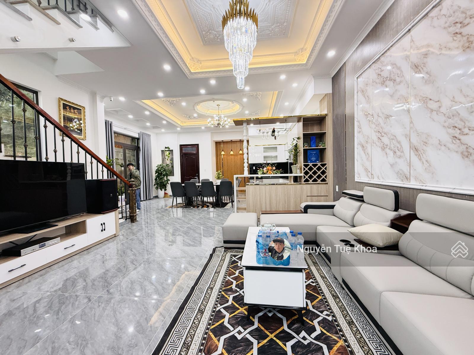 Bán villa mới 100% đẹp tại thành phố Đà Lạt, 15,5 tỷ