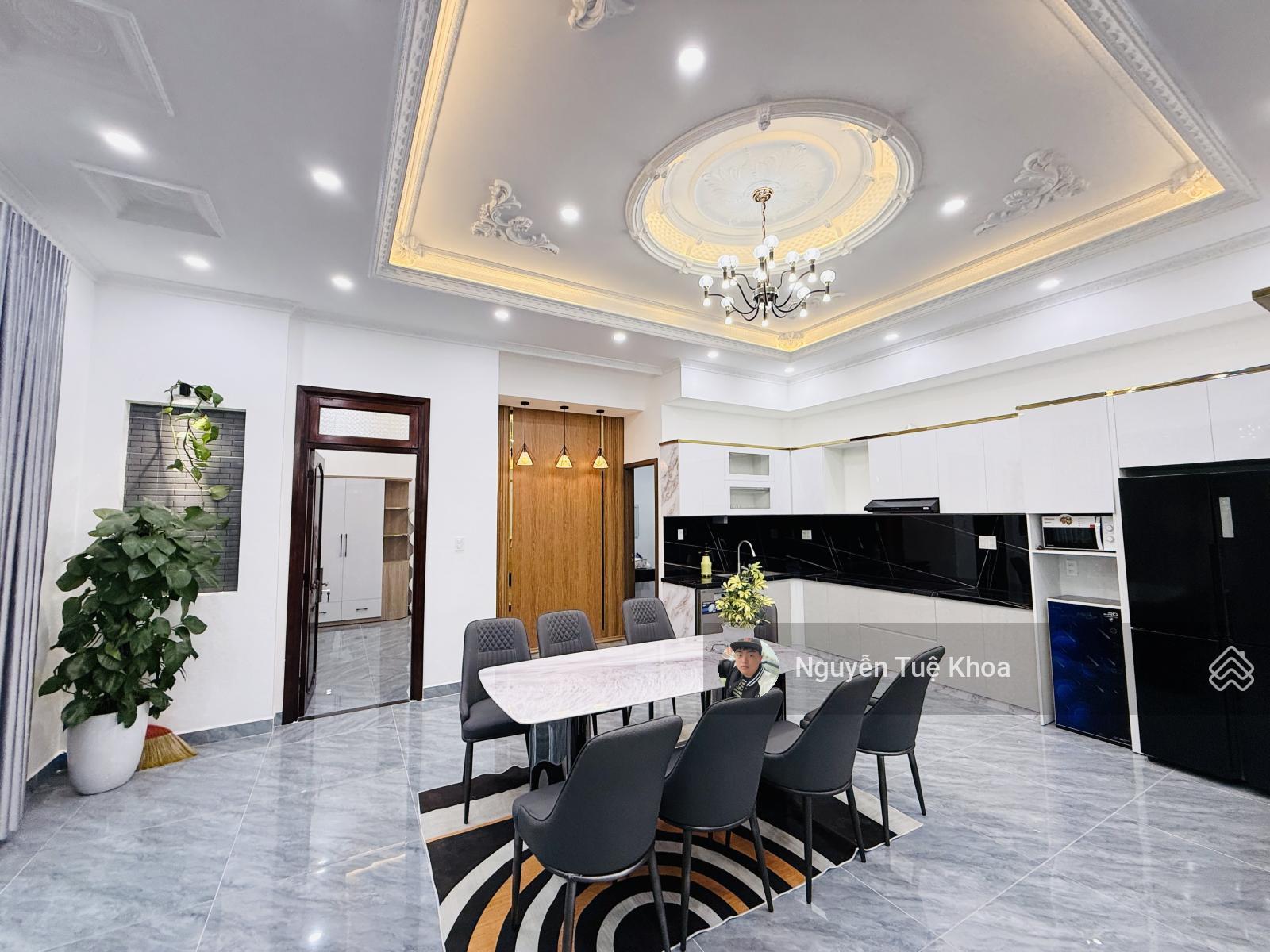 Bán villa mới 100% đẹp tại thành phố Đà Lạt, 15,5 tỷ Bán villa mới 100% đẹp tại thành phố Đà Lạt, 15,5 tỷ
