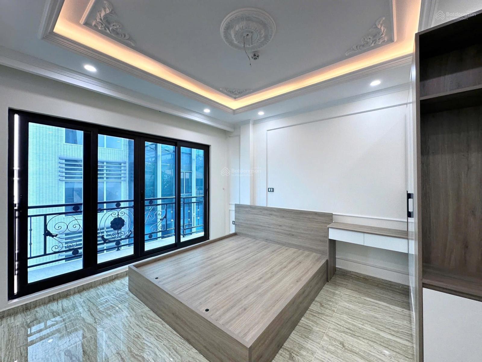 Chính chủ cho thuê chung cư mini 1PN, 1PK, 1WC, diện tích 50m2 tại Đội Cấn Ba Đình