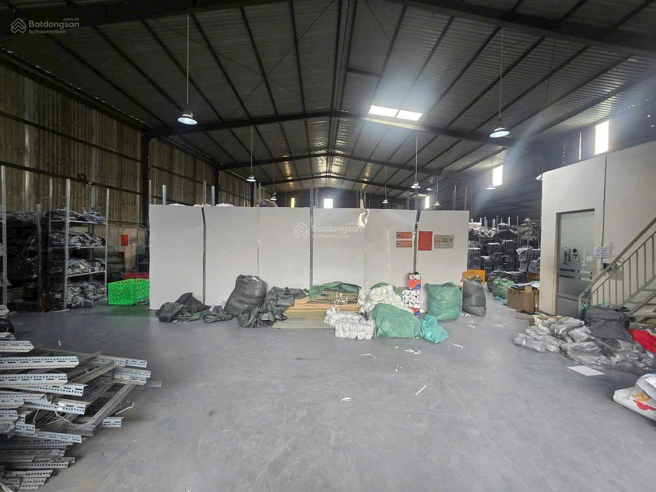 Kho xưởng cho thuê Lê Thị Riêng, Thới An, Quận 12, DT: 1,200m2, đường container 24h