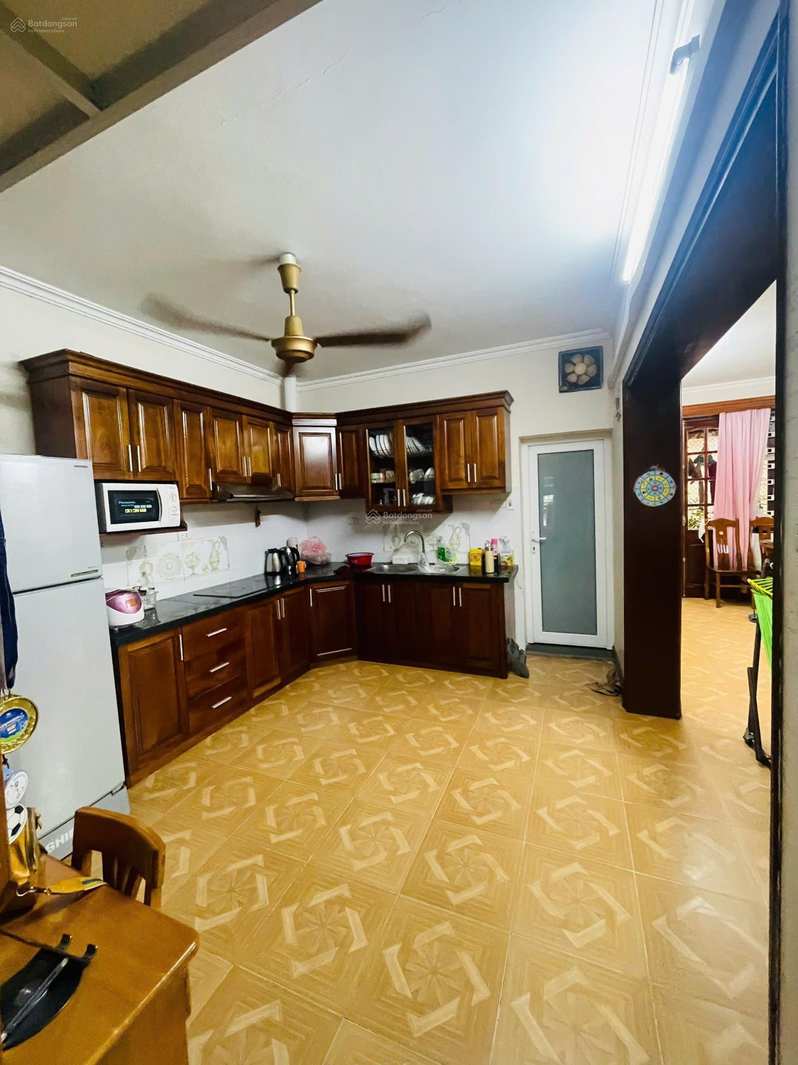 Chính chủ bán căn hộ tập thể xăng dầu Dốc Thọ Lão SD 70m2 sổ đỏ 39.6m2 giá 4.1 tỷ