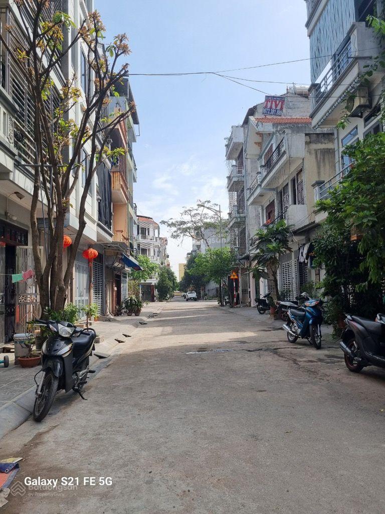 Thanh Am nhà 7 tầng mới tinh thang máy ô tô trong nhà 40m2 đẹp khó tìm