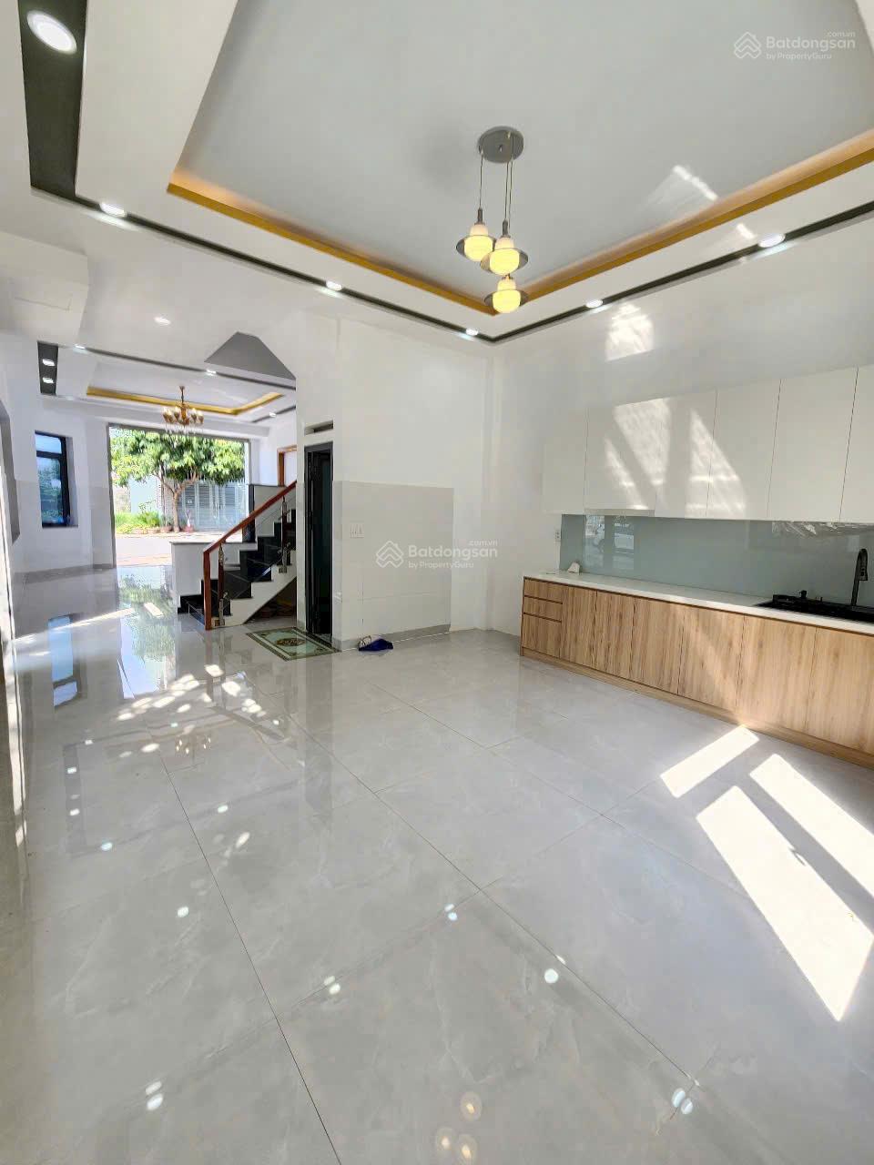 Chính chủ bán nhà 5*17m. Giá: 2.3 tỷ tại Bến Cát, đối diện chợ Chính chủ bán nhà 5*17m. Giá: 2.3 tỷ tại Bến Cát, đối diện chợ