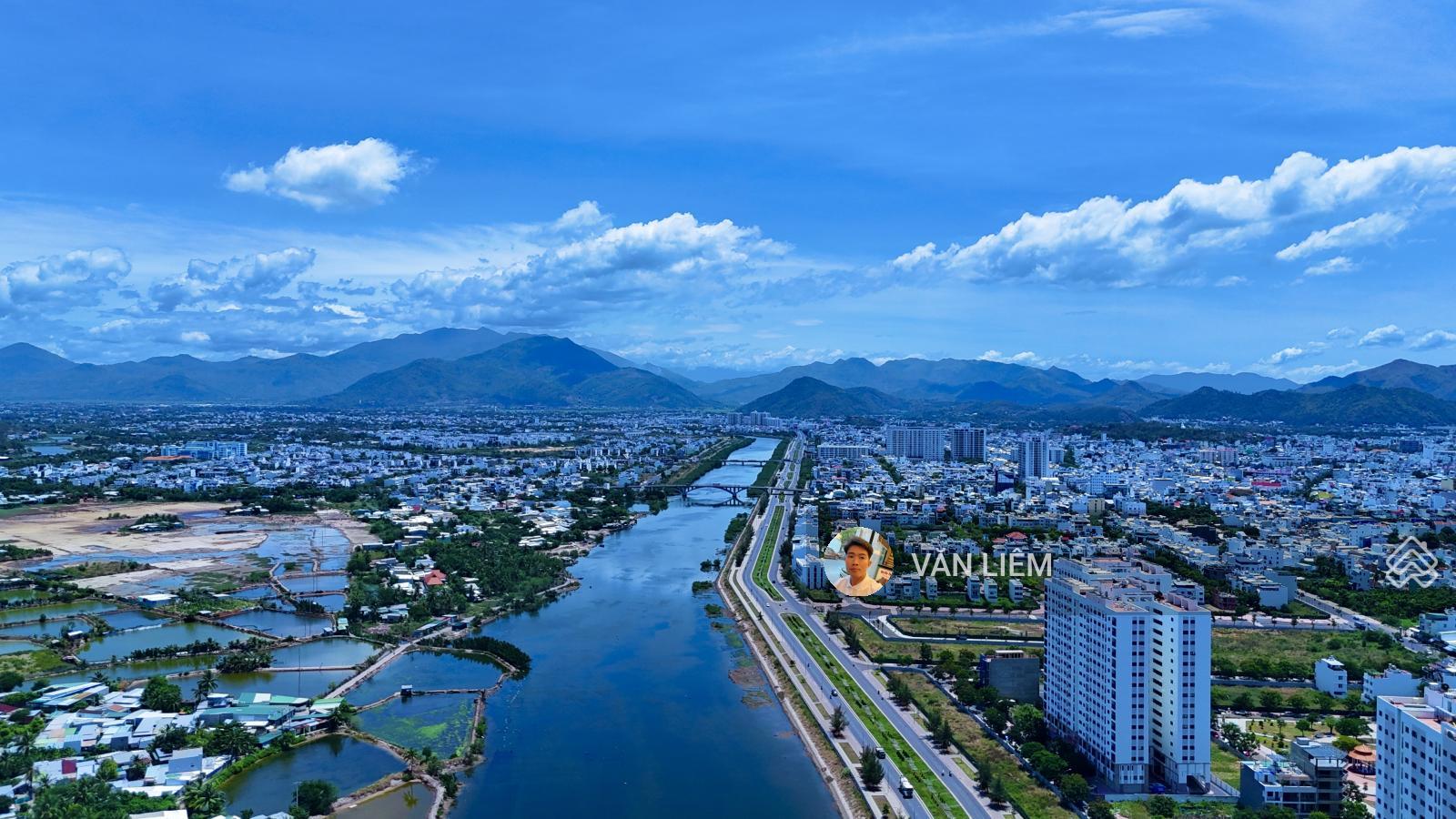 Bán căn hộ SSH07-Hà Quang 1, giá rẻ nhất thị trường. - DT: 57m2 gồm 2pn, 2wc.
- Căn trống ko nộ
