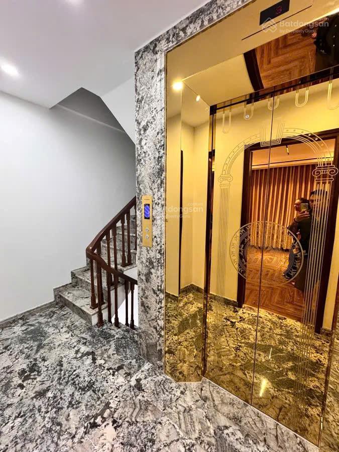 Hiếm: Mặt phố Hồ Tùng Mậu 39m2 6T Mt4m  T kế thông sàn  thang máy  KD mọi loại hình nhỉnh 19 tỷ