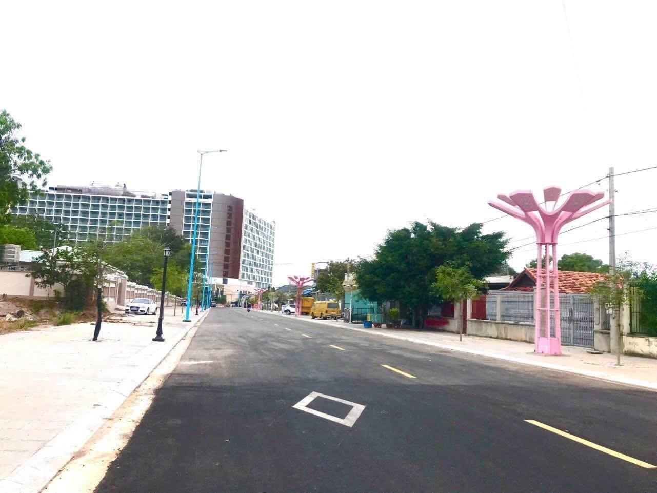 Bán lô đất tại Long Hải cách biển chỉ 300m đi bộ 5p tới biển nằm ngay khu du lịch biển luôn l Bán lô đất tại Long Hải cách biển chỉ 300m đi bộ 5p tới biển nằm ngay khu du lịch biển luôn l