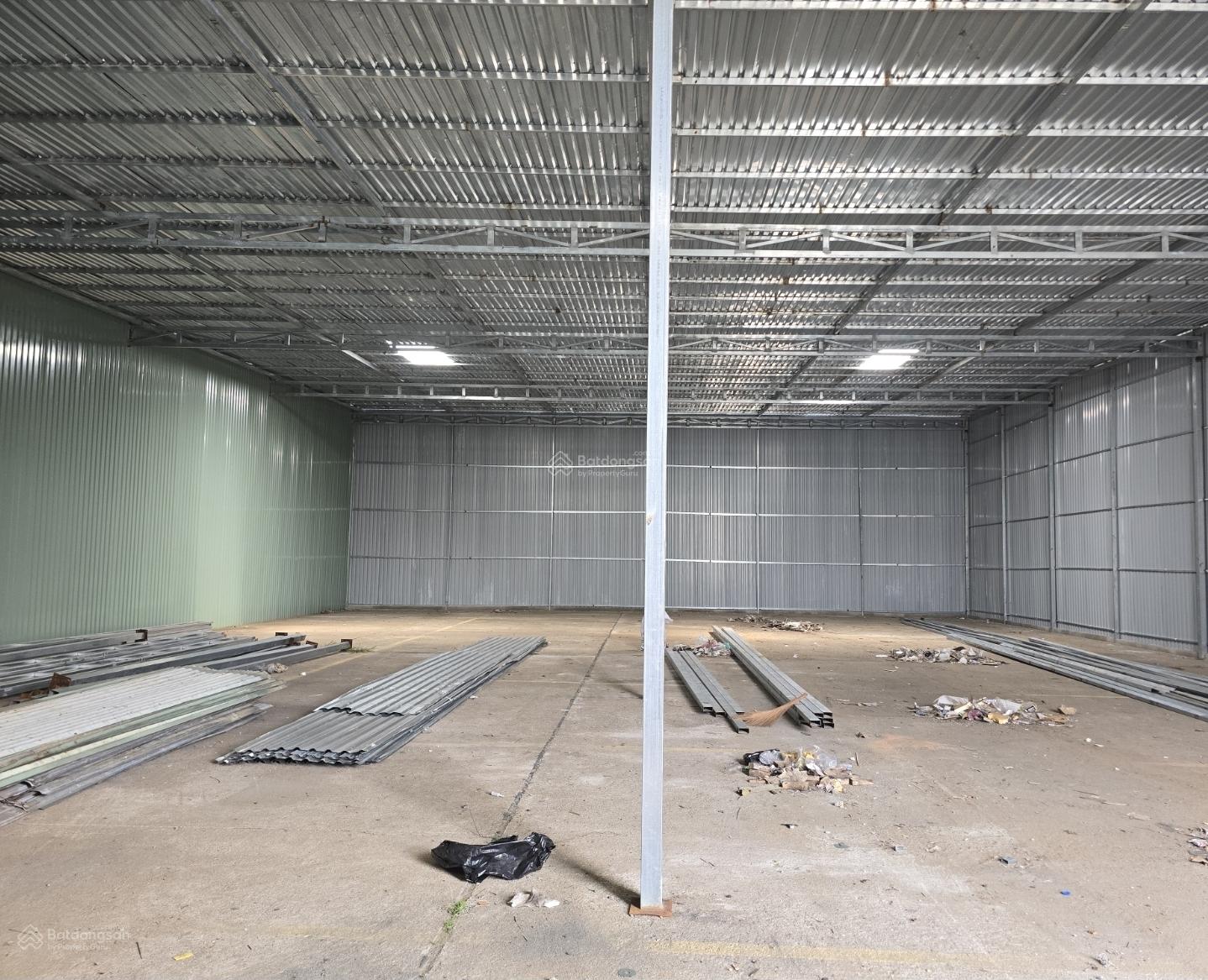 Cho thuê kho, xưởng 450m2 giá 30tr/th, Đ. Lê Trọng Tấn