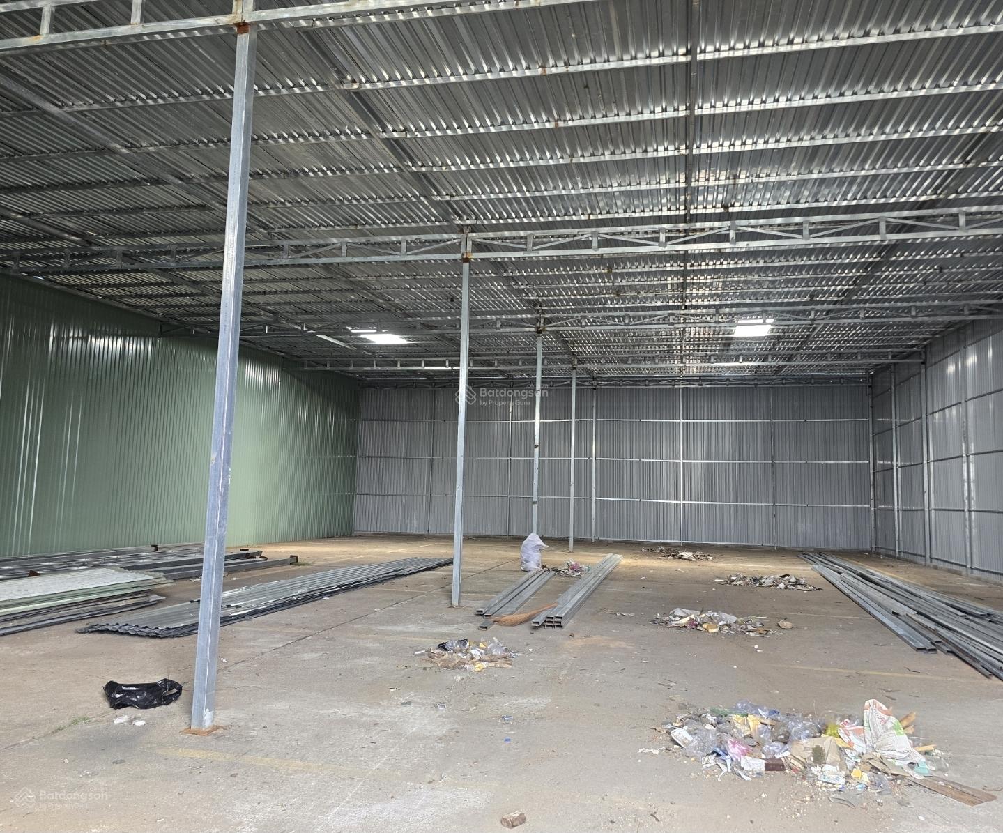 Cho thuê kho, xưởng 450m2 giá 30tr/th, Đ. Lê Trọng Tấn