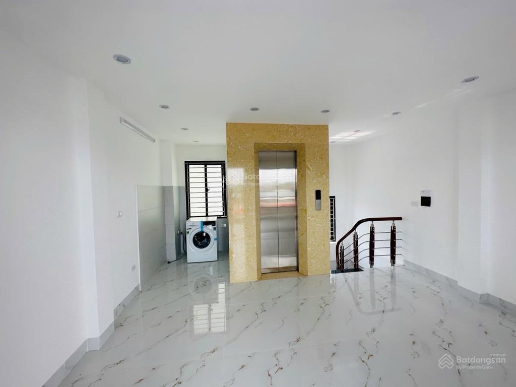 Gấp bán nhà phân lô ô tô tránh giá bay nhanh chỉ 18.5 tỷ Hoàng Hoa Thám 35m2 6 tầng mặt tiền 4.8m