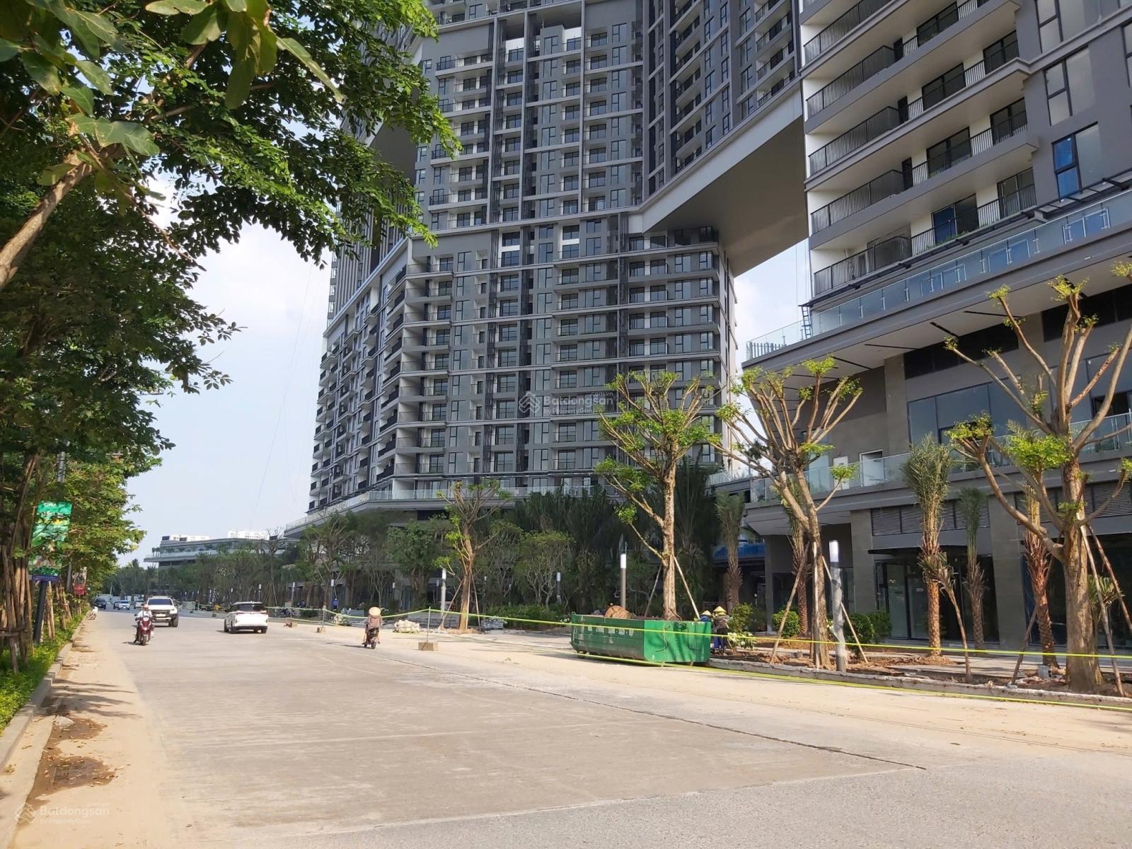Cần tiền cho con đi du học bán căn hộ 2Phòng ngủ 2WC Sky Forest Ecopark 95m2 giá 6tỷ400 có Vườn
