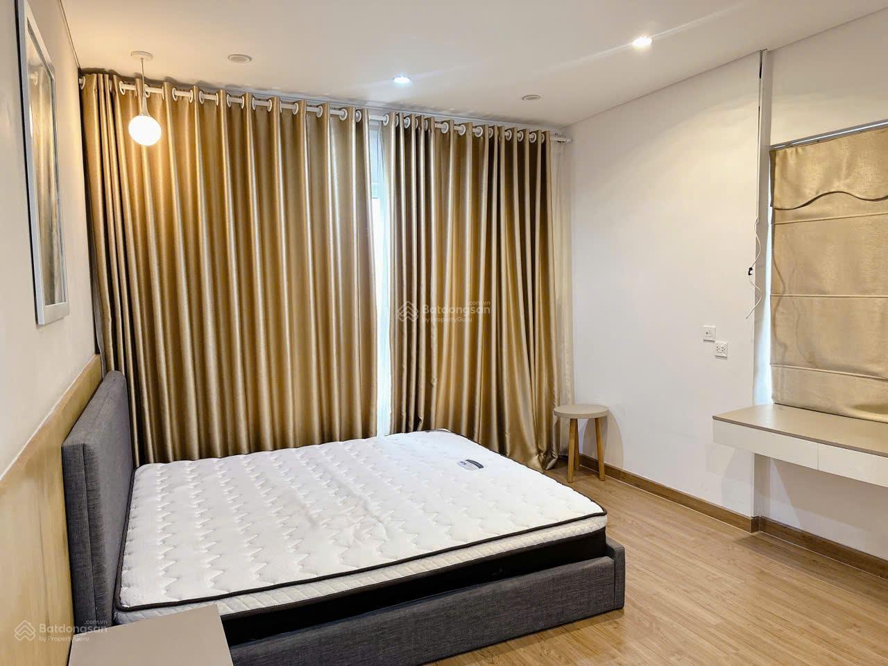Bán căn 2 phòng ngủ view Phú Mỹ Hưng