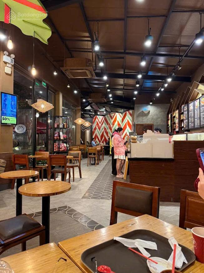 Cho thuê nhà mặt phố Trần Đại Nghĩa, Hai Bà Trưng, được thiết kế trên DT: 200m2, MT: 12m Cho thuê nhà mặt phố Trần Đại Nghĩa, Hai Bà Trưng, được thiết kế trên DT: 200m2, MT: 12m