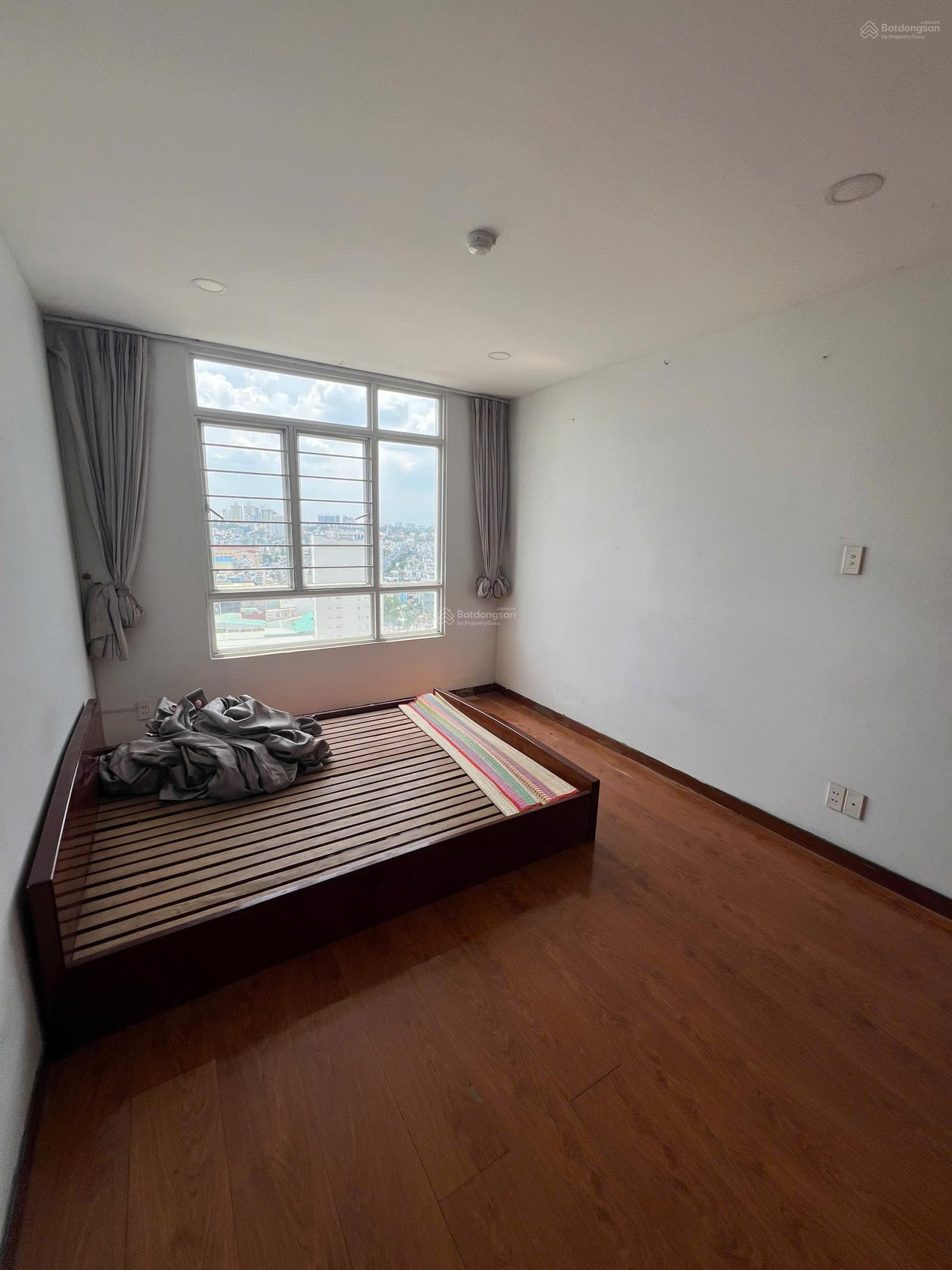 Cho thuê căn hộ CC Chánh Hưng Giai Việt, 14 triệu, 150m2, 3PN, 3WC. LH 0909 626 ***
