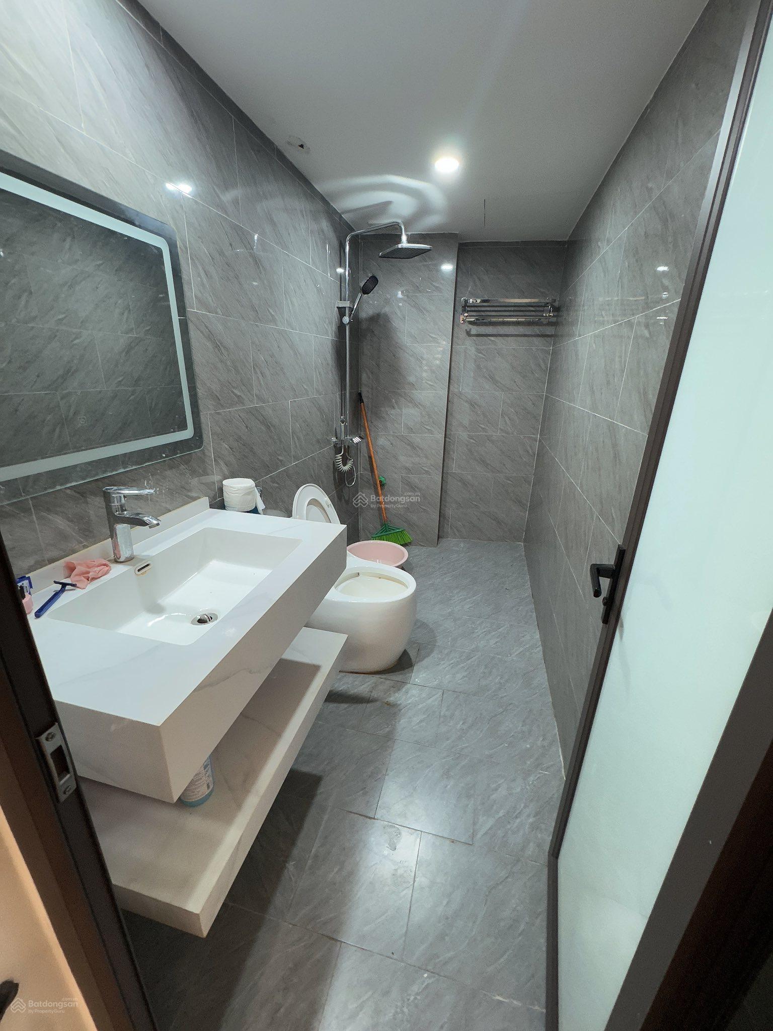 Bán nhà riêng tại Dương Quảng Hàm, nhà mới full đồ ở ngay gần ôtô 9,5 tỷ, 34 m2