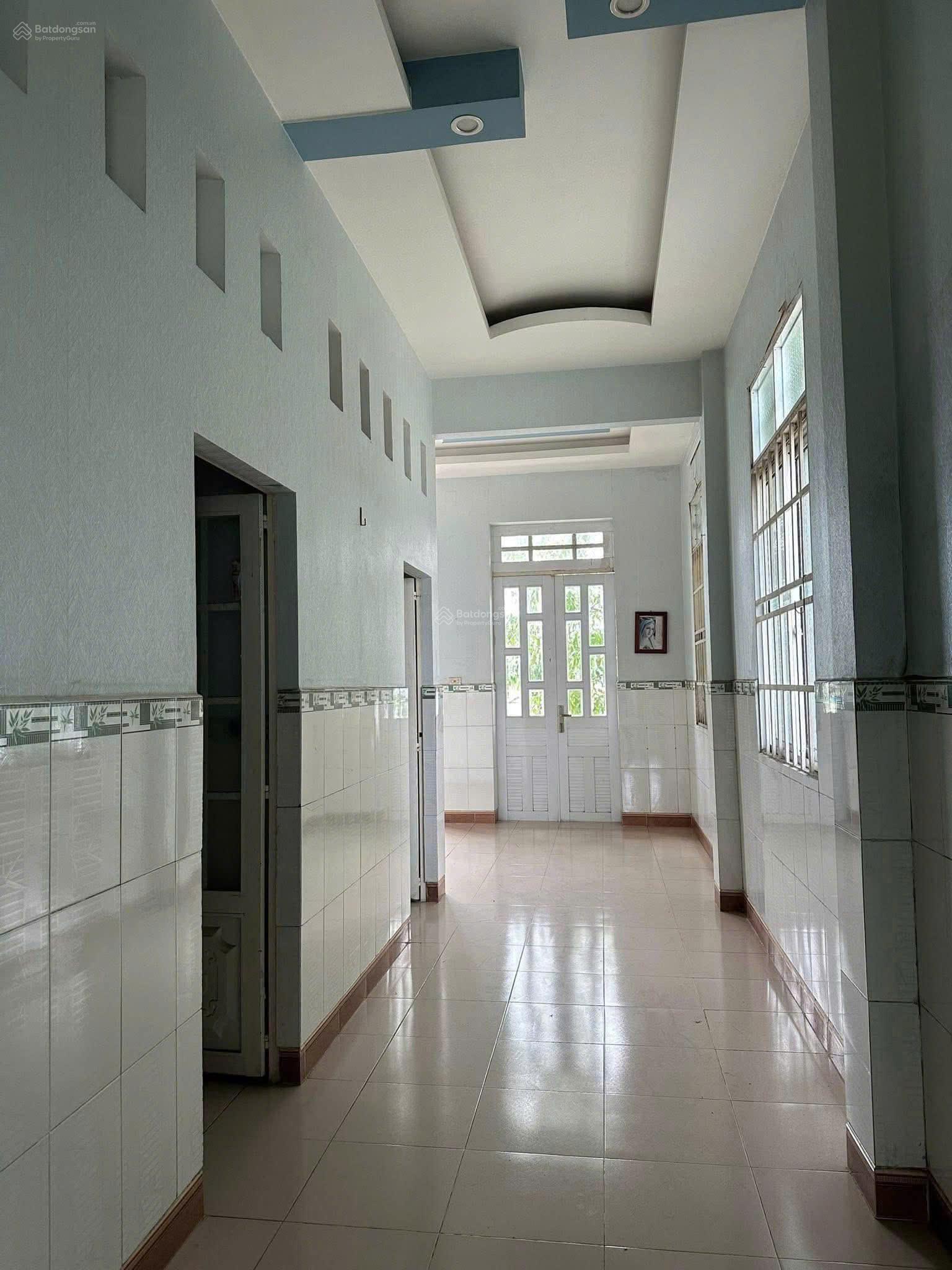 Bán nhanh dãy trọ full phòng, thu nhập 7tr/tháng, sổ sẵn, gần KCN Đồng An 2, DT 150m2, giá 2,13 tỷ Bán nhanh dãy trọ full phòng, thu nhập 7tr/tháng, sổ sẵn, gần KCN Đồng An 2, DT 150m2, giá 2,13 tỷ